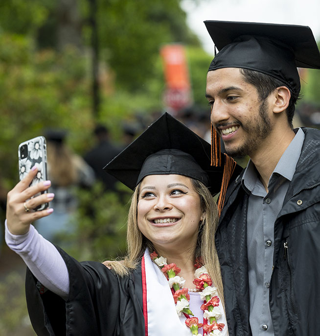 Graduation-feature Graduation selfie