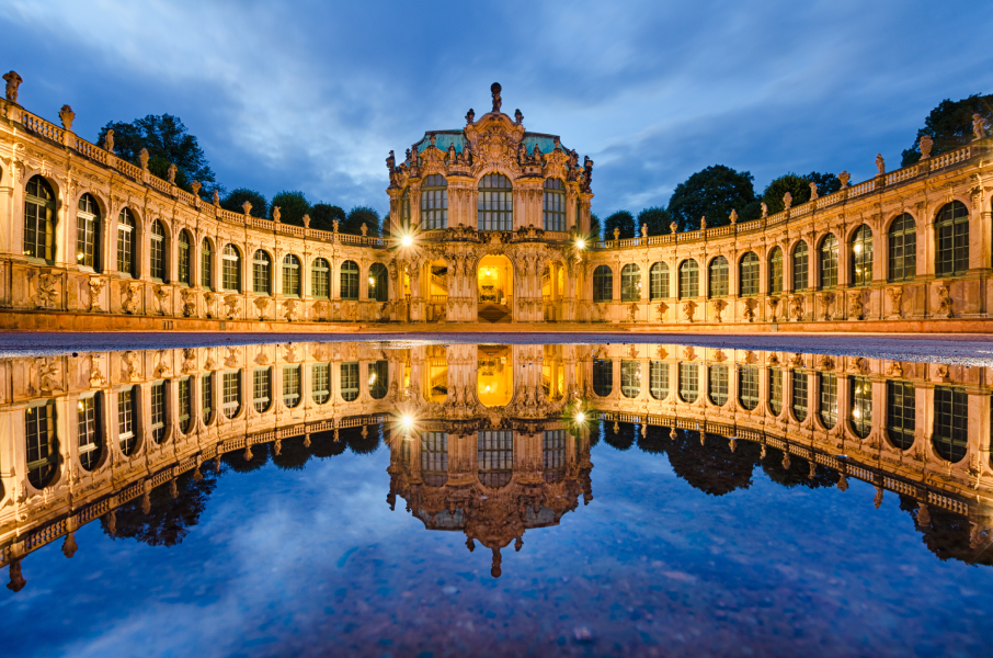 AdobeStock_60150093_Zwinger