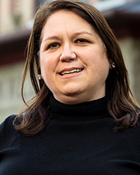 Headshot of Veronica Irvin