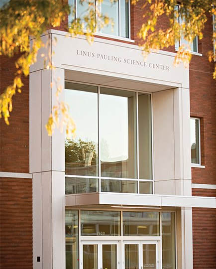 Oregon State University Campus building, text on building reads "Linus Pauling Science Center"