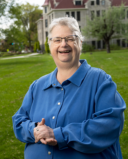 Portrait of College of Education alumnus, Chris Stephenson, on the OSU campus