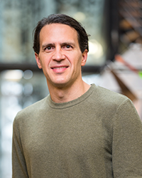 Joe Fradella headshot